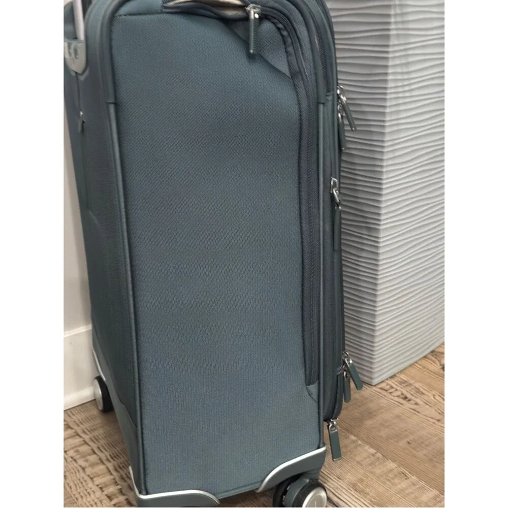 Samsonite Silhouette 18 Softside Spinner Slate Gray Carry-On Spinner suitcase